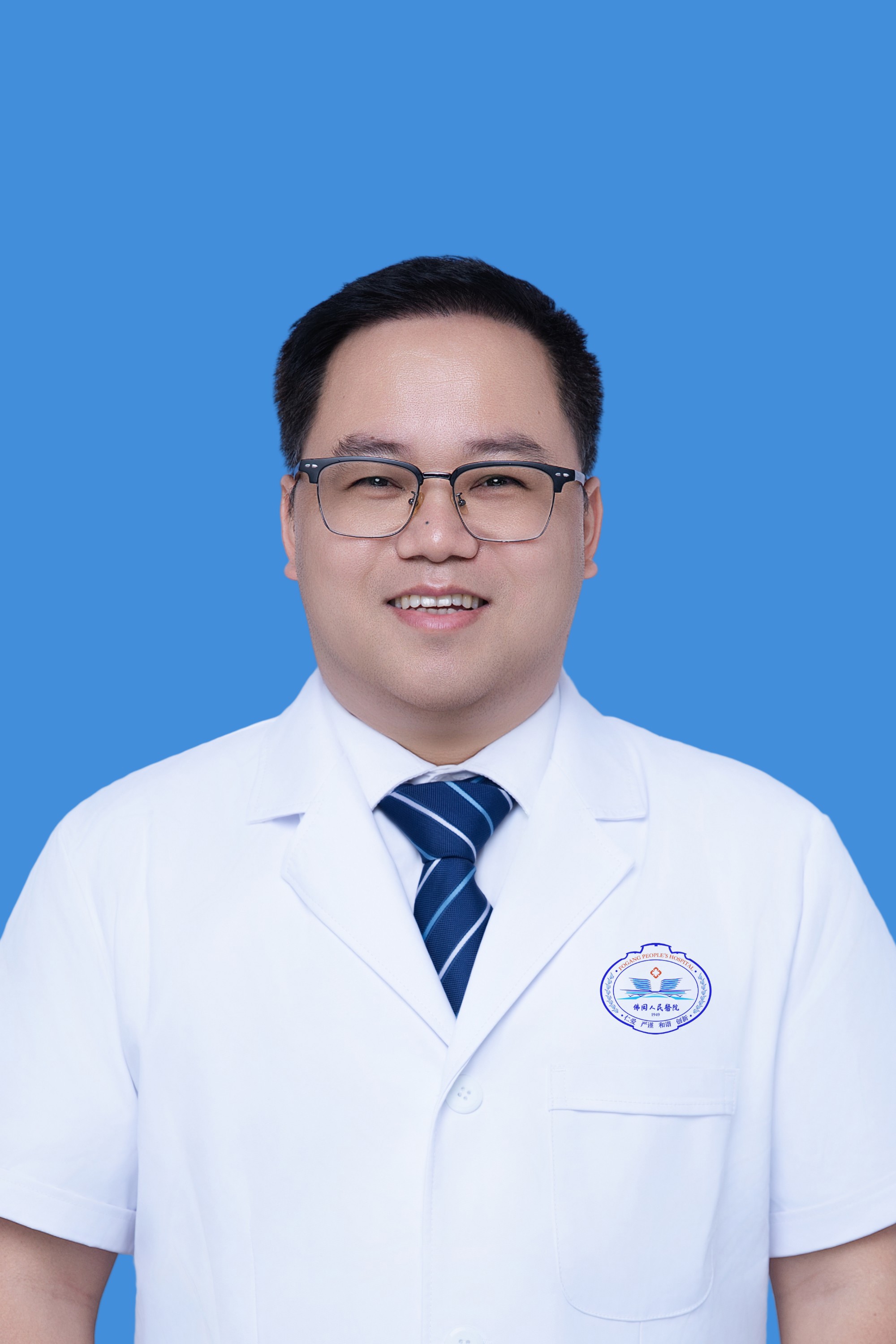 美容皮肤科副主任医师 李伯培