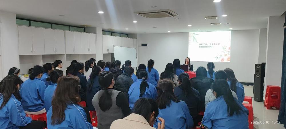 b348c1dba2c162c9d0d8f39092c8e94