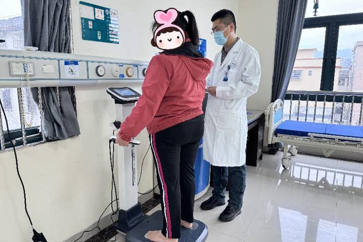 30秒私人订制报告！佛冈人医内分泌科引进人体成分分析仪